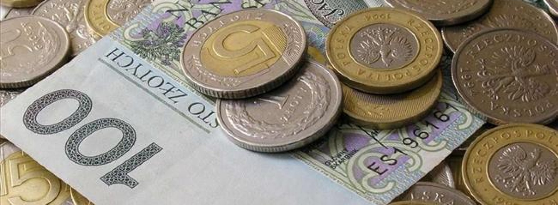 Złoty odrabia straty, zmiana układu sił na USD/PLN