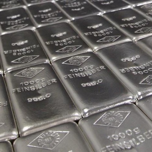 Srebro powoli odrabia straty: analiza rynku srebra