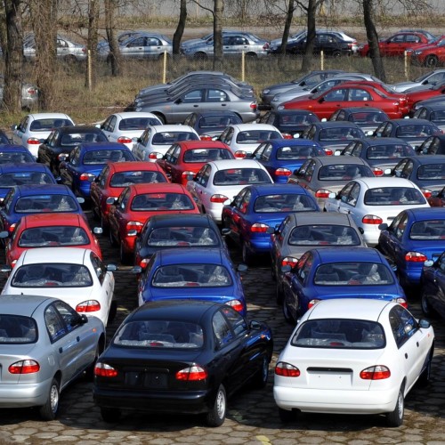 Po siedmiu miesiącach import samochodów używanych wzrósł o ponad 13 proc