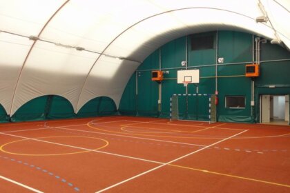 Mobilność i modułowość hal sportowych – elastyczne rozwiązania dla klubów i gmin