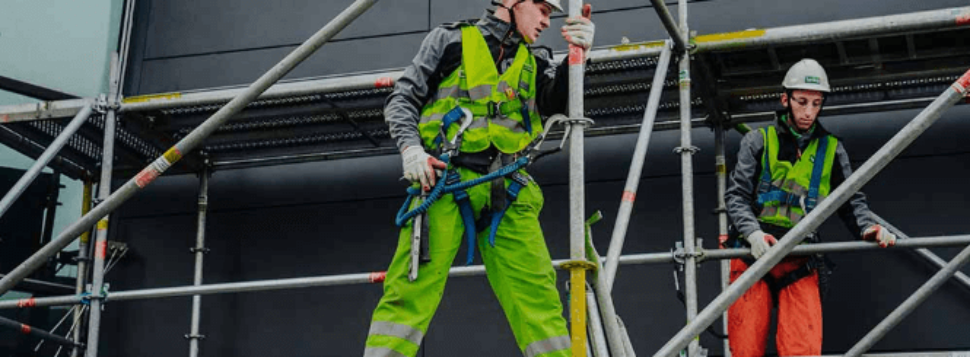 Jak prawidłowo konserwować elementy szalunków i rusztowań, by służyły latami?