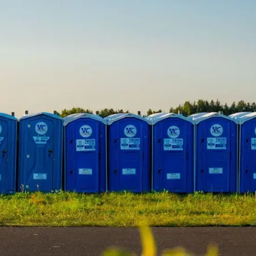 Co odróżnia dobrej jakości toaletę mobilną od taniej alternatywy?